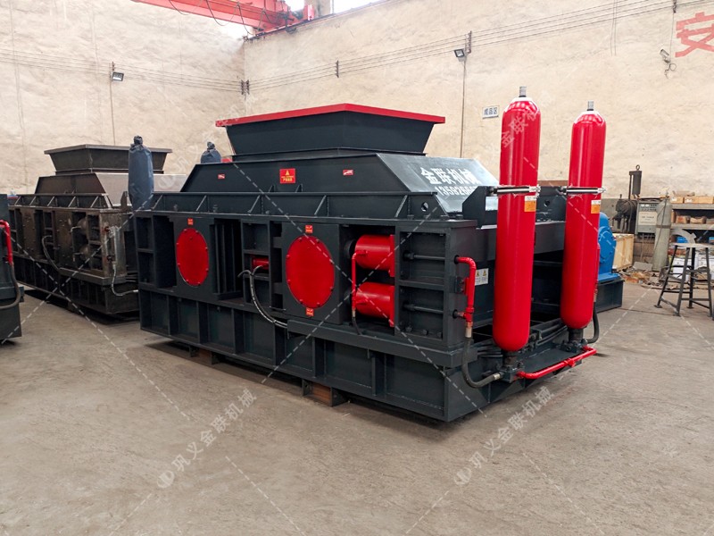 時產120噸液壓對輥制砂機——打造高能效的生產典范 時產120噸液壓對輥制砂機——打造高能效的生產典范